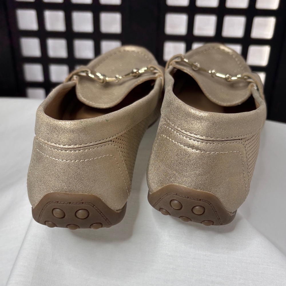 🤍 Kelly & Katie Metallic Loafers Chic Slip-On Comfort Size 7.5 NWT 🤍 - Picture 11 of 13